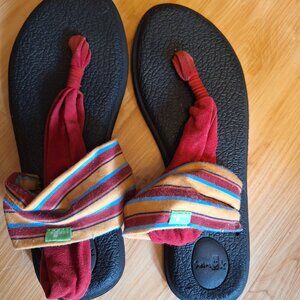 Sanuk slippers sz 7